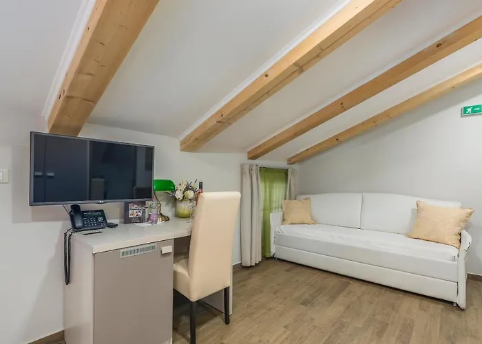 מלון Boutique Melissa 4*